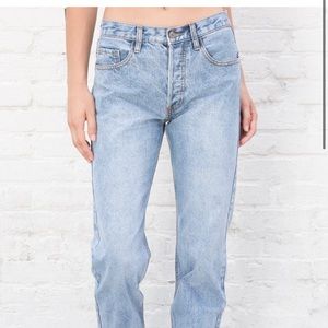 Brandy Melville Mid Light Straight Jeans!!